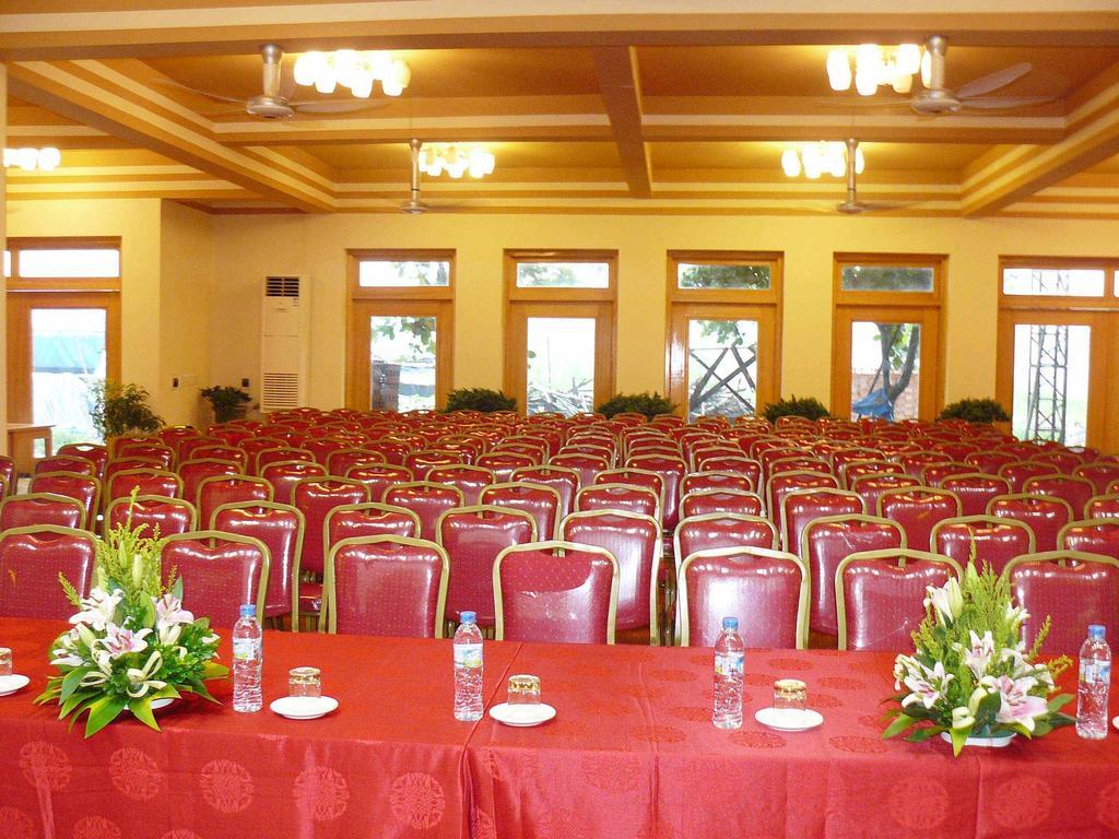 Lao Cai Galaxy Hotel Exterior foto