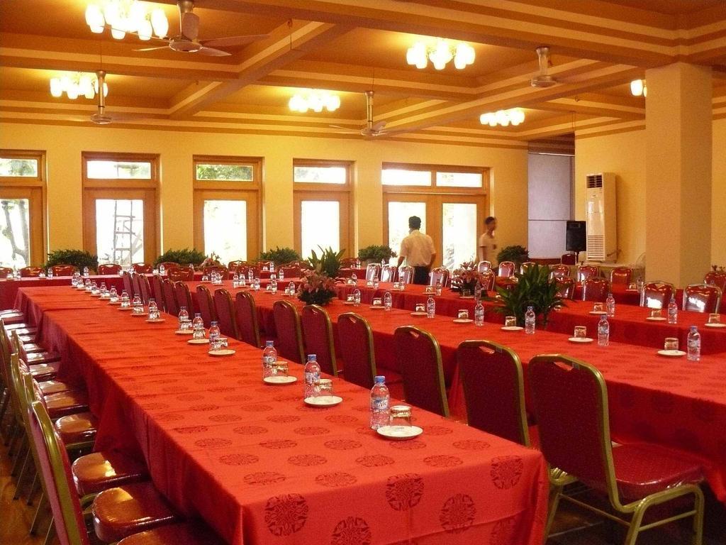 Lao Cai Galaxy Hotel Exterior foto